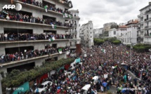 Les Marocains suivent de près la mobilisation chez leur voisin algérien Les Marocains suivent de près la mobilisation chez leur voisin algérien