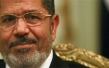 Egypte: Morsi, président "marionnette" des Frères musulmans