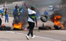 Communities in S.Africa Come Together to Protect Businesses from Plundering