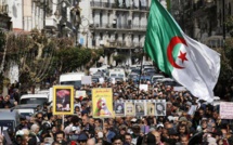 Algérie: un tribunal dissout une ONG phare du mouvement pro-démocratie Hirak Algérie: un tribunal dissout une ONG phare du mouvement pro-démocratie Hirak