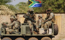 Afrique du Sud: brève prise d'otage de deux membres du gouvernement