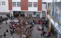 La violence dans le milieu scolaire, un indicateur de la régression du rôle éducatif de la famille et de l'école La violence dans le milieu scolaire, un indicateur de la régression du rôle éducatif de la famille et de l'école