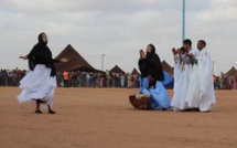 Un carnaval a sillonné la ville Tan-Tan mettant en valeur le patrimoine culturel sahraoui Un carnaval a sillonné la ville Tan-Tan mettant en valeur le patrimoine culturel sahraoui